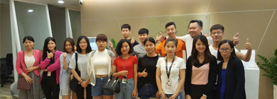 零售業項目學生在新加坡接受培訓